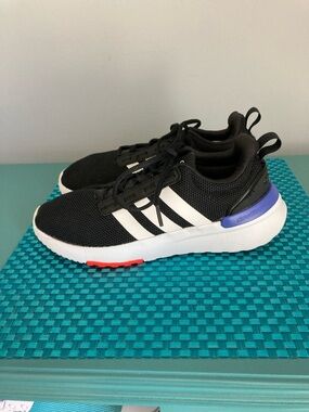 Adidas Athletic Cloud Foam Sneakers Unisex Kids Size 6